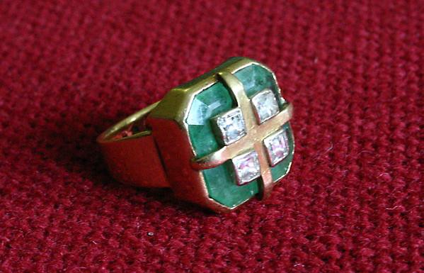 During the visit of Michael Ramsey to Pope Paul VI, the pope removed his own episcopal ring and presented it to the Archbishop. On all subsequent visits to Rome, Archbishops of Canterbury have worn this ring