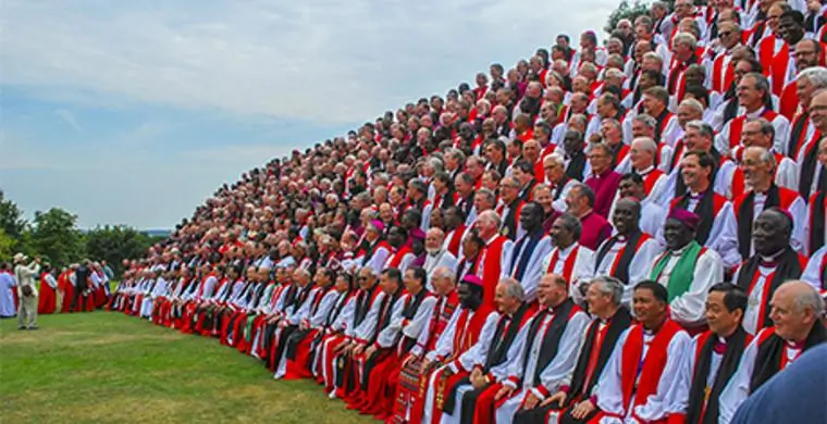 Bishops prepare for their group photo at the 2008 Lambeth Conference