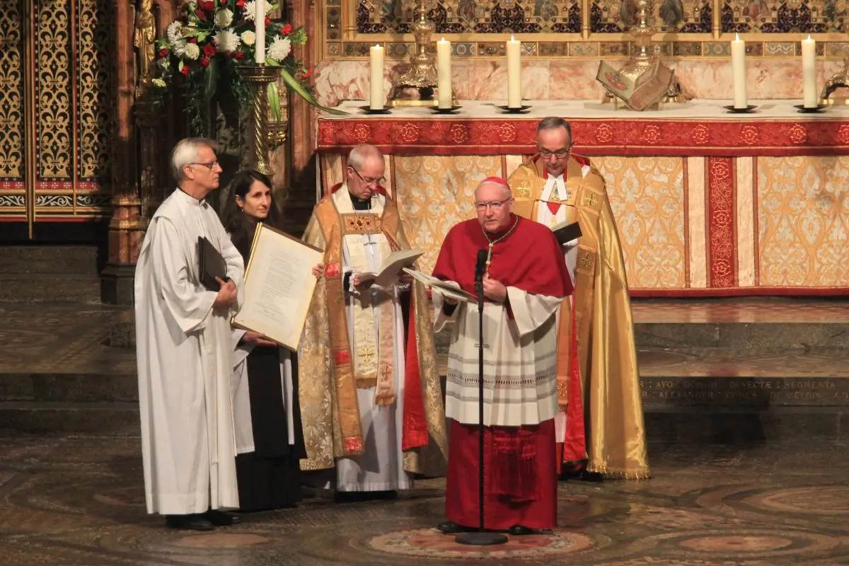 A service to mark the 500th anniversary of the Reformation was held at Westminster Abbey, London. From left: the LWF General Secretary Rev. Dr Martin Junge, the Reverend Isabelle Hamley, the Archbishop of Canterbury Justin Welby, the PCPCU Secretary Bishop Dr. Brian Farrell, the Dean of Westminster Rev. Dr John Hall