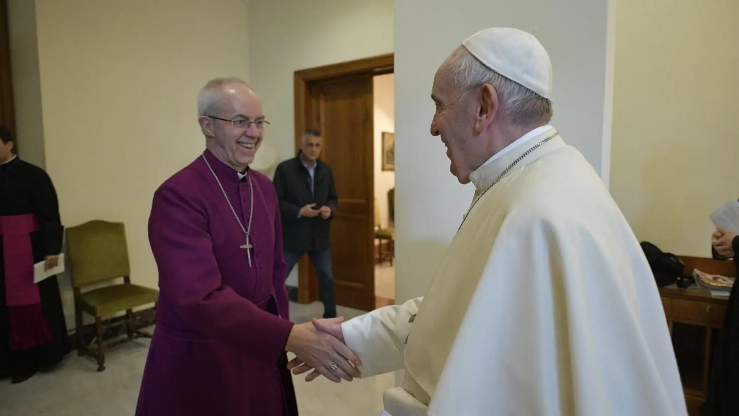 On April 10 and 11, Pope Francis, Archbishop Justin Welby, and Rev. John Chalmers (Church of Scotland) led a retreat for the political and religious leaders of South Sudan