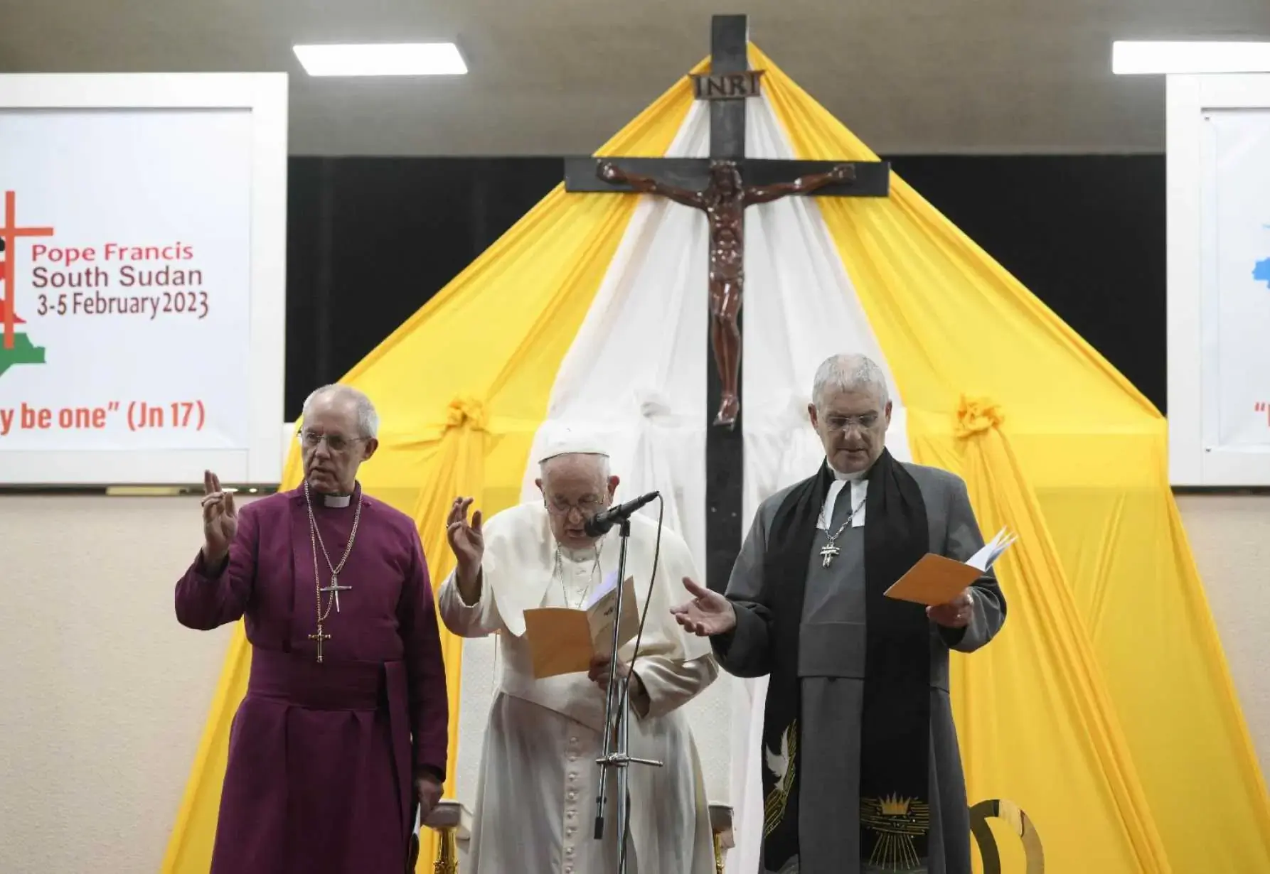 Pope Francis, Archbishop Welby and Moderator Greenshields pray the Aaronic blessing on the assembly at the Ecumenical Prayer Vigil in Juba, the centre-piece of their unique Ecumenical Peace Pilgrimage to South Sudan