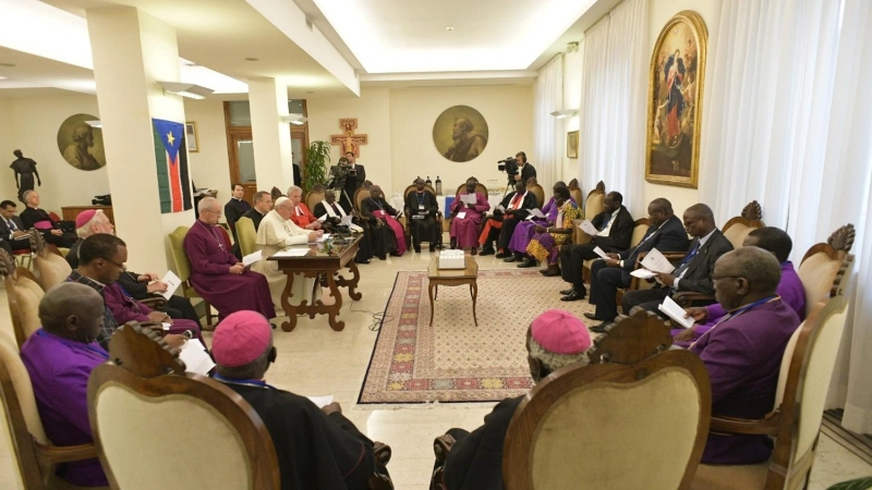 On April 10 and 11, Pope Francis, Archbishop Justin Welby, and Rev. John Chalmers (Church of Scotland) led a retreat for the political and religious leaders of South Sudan