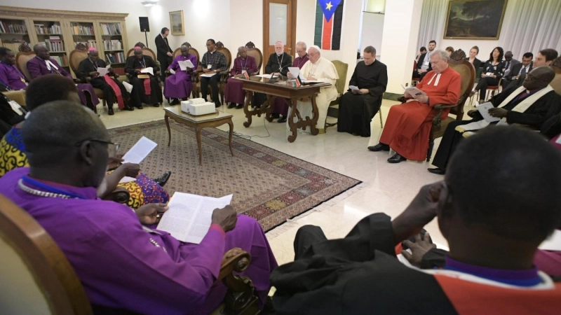 On April 10 and 11, Pope Francis, Archbishop Justin Welby, and Rev. John Chalmers (Church of Scotland) led a retreat for the political and religious leaders of South Sudan