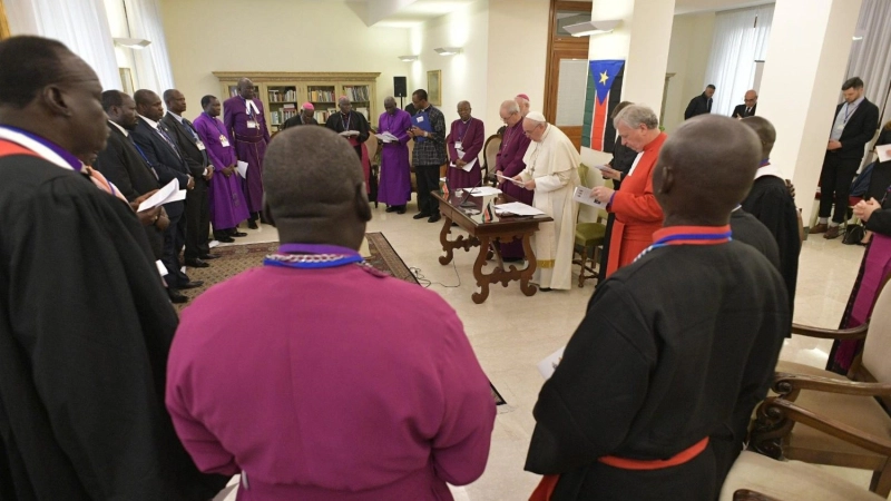 On April 10 and 11, Pope Francis, Archbishop Justin Welby, and Rev. John Chalmers (Church of Scotland) led a retreat for the political and religious leaders of South Sudan