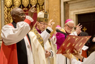 The service concluded with a solemn blessing given together by the Archbishop of Canterbury, Archbishop Bernard and Archbishop Paul Gallagher