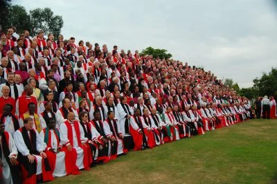 Bishops prepare for their group photo at the 2008 Lambeth Conference