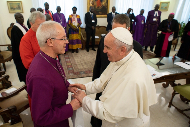 On April 10 and 11, Pope Francis, Archbishop Justin Welby, and Rev. John Chalmers (Church of Scotland) led a retreat for the political and religious leaders of South Sudan