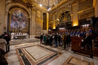 Bishops from the 'Growing Together' IARCCUM Summit take part in Anglican Choral Evensong in the Choir Chapel of St Peter's Basilica