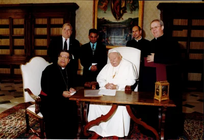 During their visit to Rome for Informal Talks, leaders of the Anglican and Roman Catholic dialogue visited Pope John Paul II at the Apostolic Palace. Revd Canon John L. Peterson, Secretary General of the Anglican Communion, seated. Standing: James Rosenthal (ACO Communications), unknown, Rev Donald Bolen (PCPCU), and Revd Gregory Cameron (ACO)