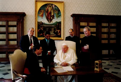 During their visit to Rome for Informal Talks, leaders of the Anglican and Roman Catholic dialogue visited Pope John Paul II at the Apostolic Palace. Revd Canon John L. Peterson, Secretary General of the Anglican Communion, seated. Standing: James Rosenthal (ACO Communications), unknown, Rev Donald Bolen (PCPCU), and Revd Gregory Cameron (ACO)
