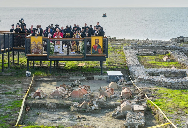 Pope Leo XIV and Ecumenical Patriarch Bartholomew lead a prayer service near the archaeological excavations of the ancient Basilica of St. Neophytos in Iznik, Türkiye